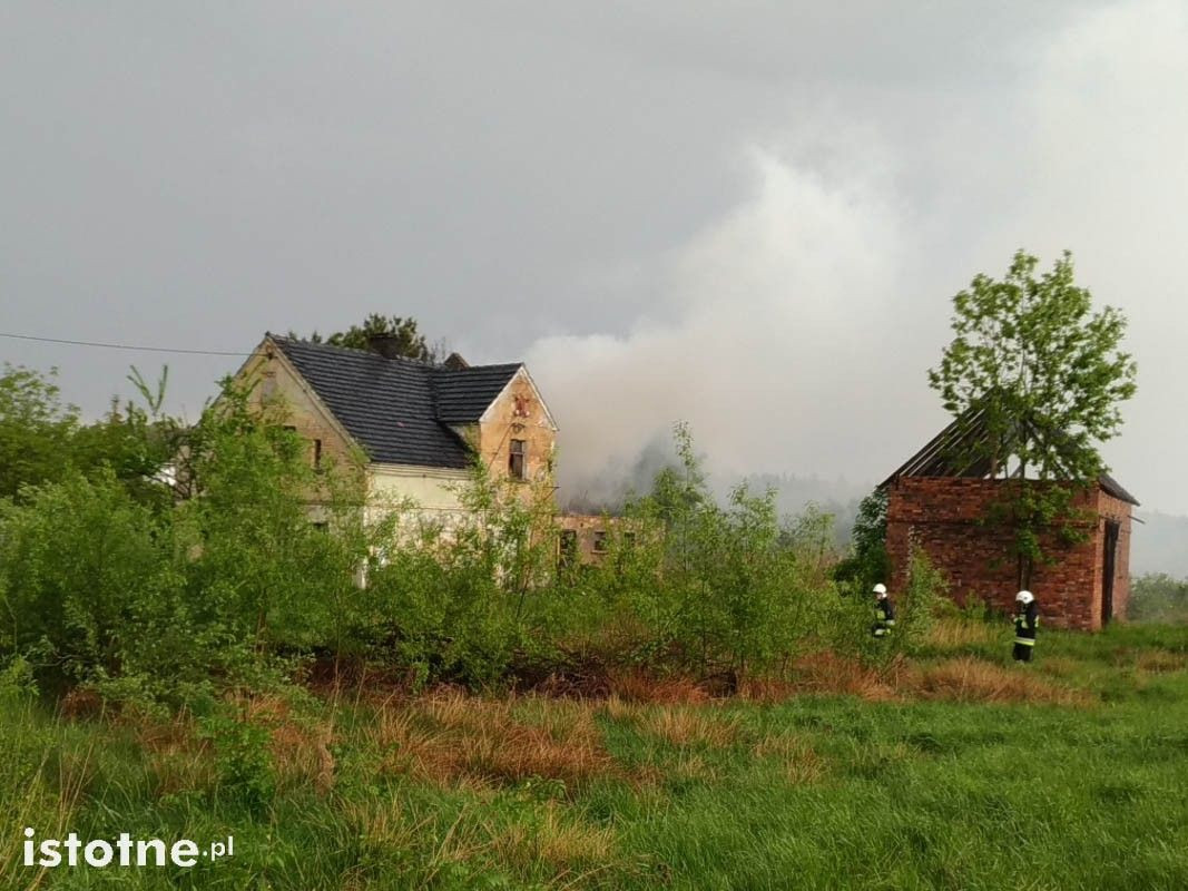 Pożar budynku w Brzeźniku