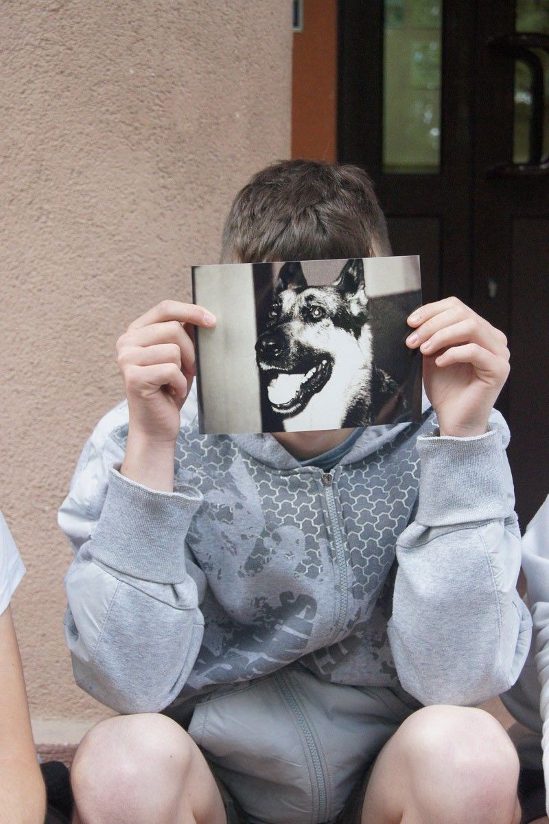 Wychowankowie ośrodka w Iwinach zapraszają na wernisaż swoich prac