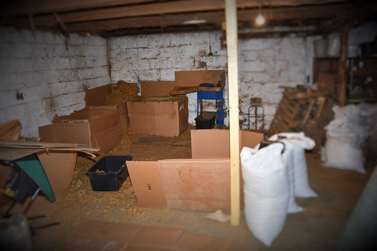 Nielegalne magazyny i krajalnia tytoniu zlikwidowane