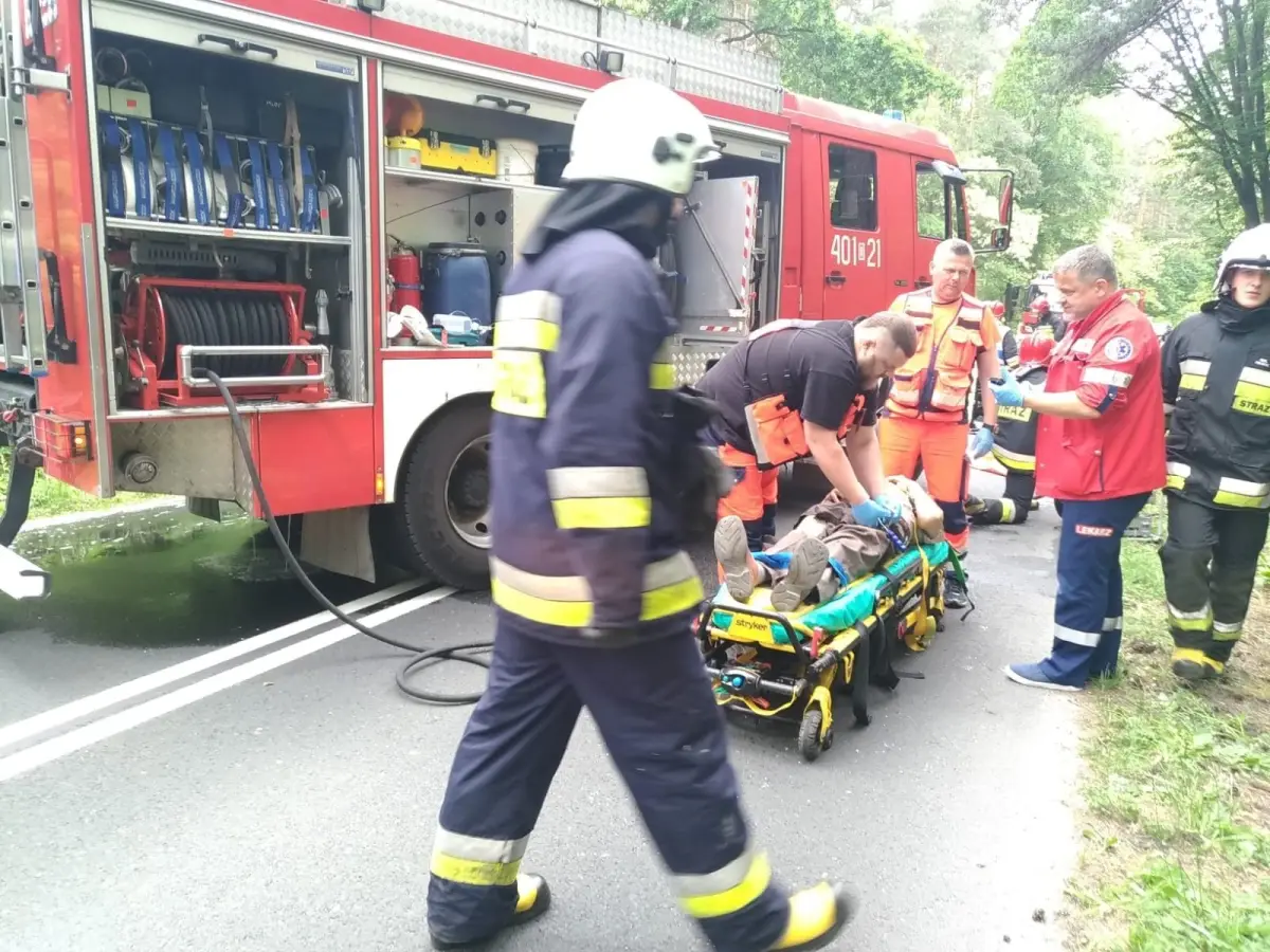 Wypadek za Dobrą, zderzyły się dwa auta