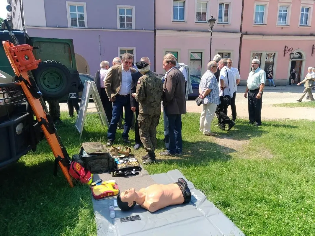 Pokaz sprzętu wojskowego na bolesławieckim Rynku