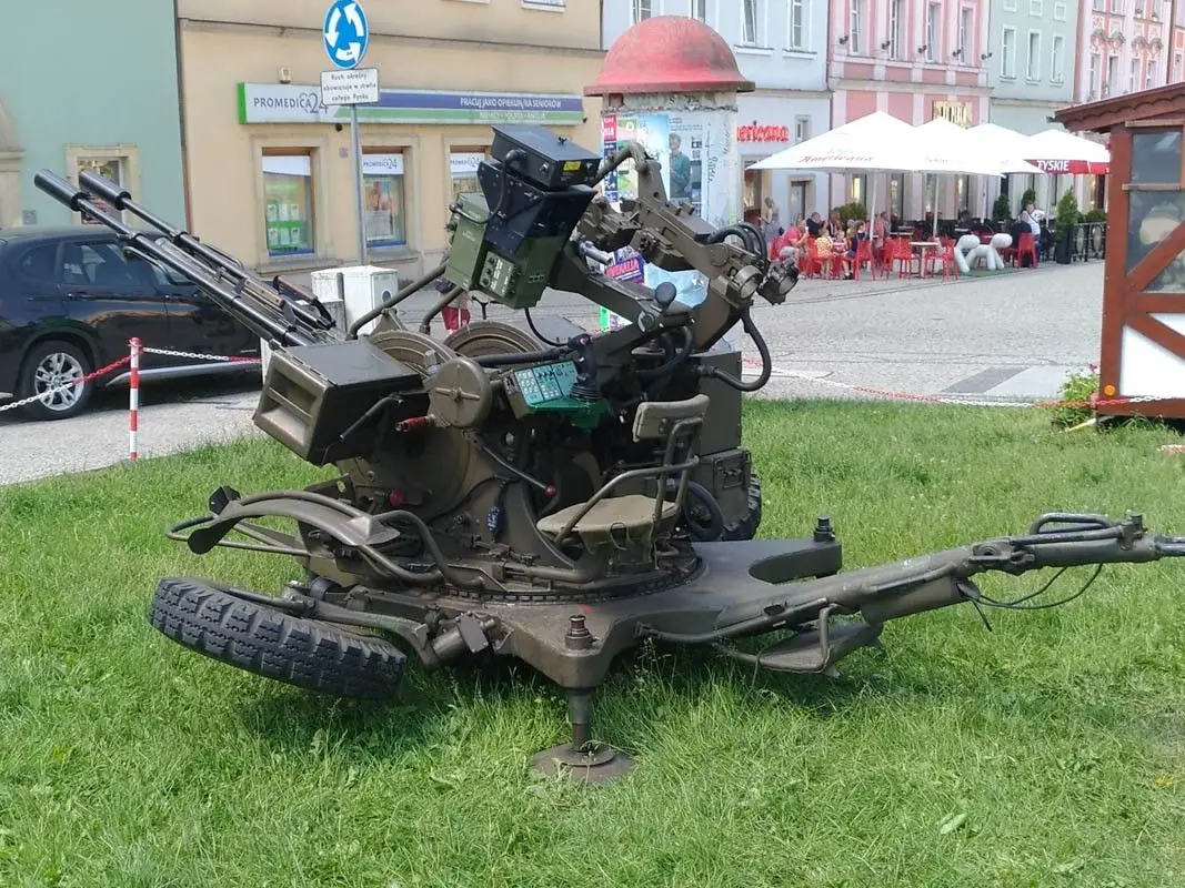 Pokaz sprzętu wojskowego na bolesławieckim Rynku