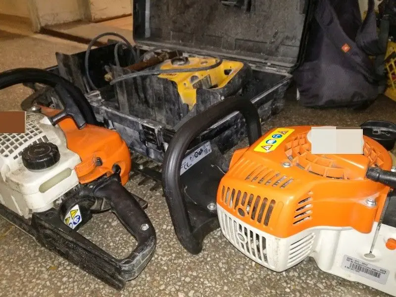 Włamywacz w rękach policji, elektronarzędzia odzyskane