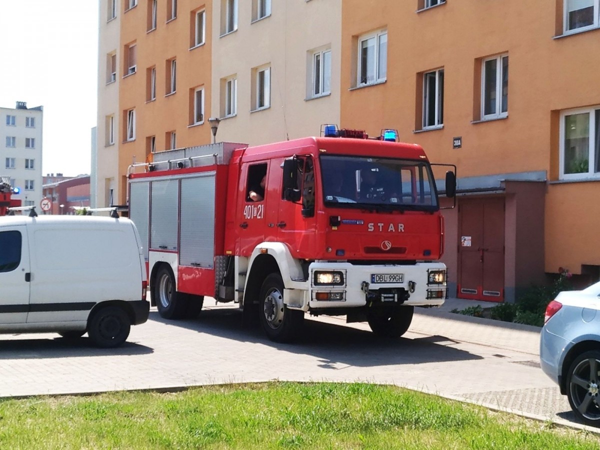 Akcja straży pożarnej w wieżowcu przy Gałczyńskiego