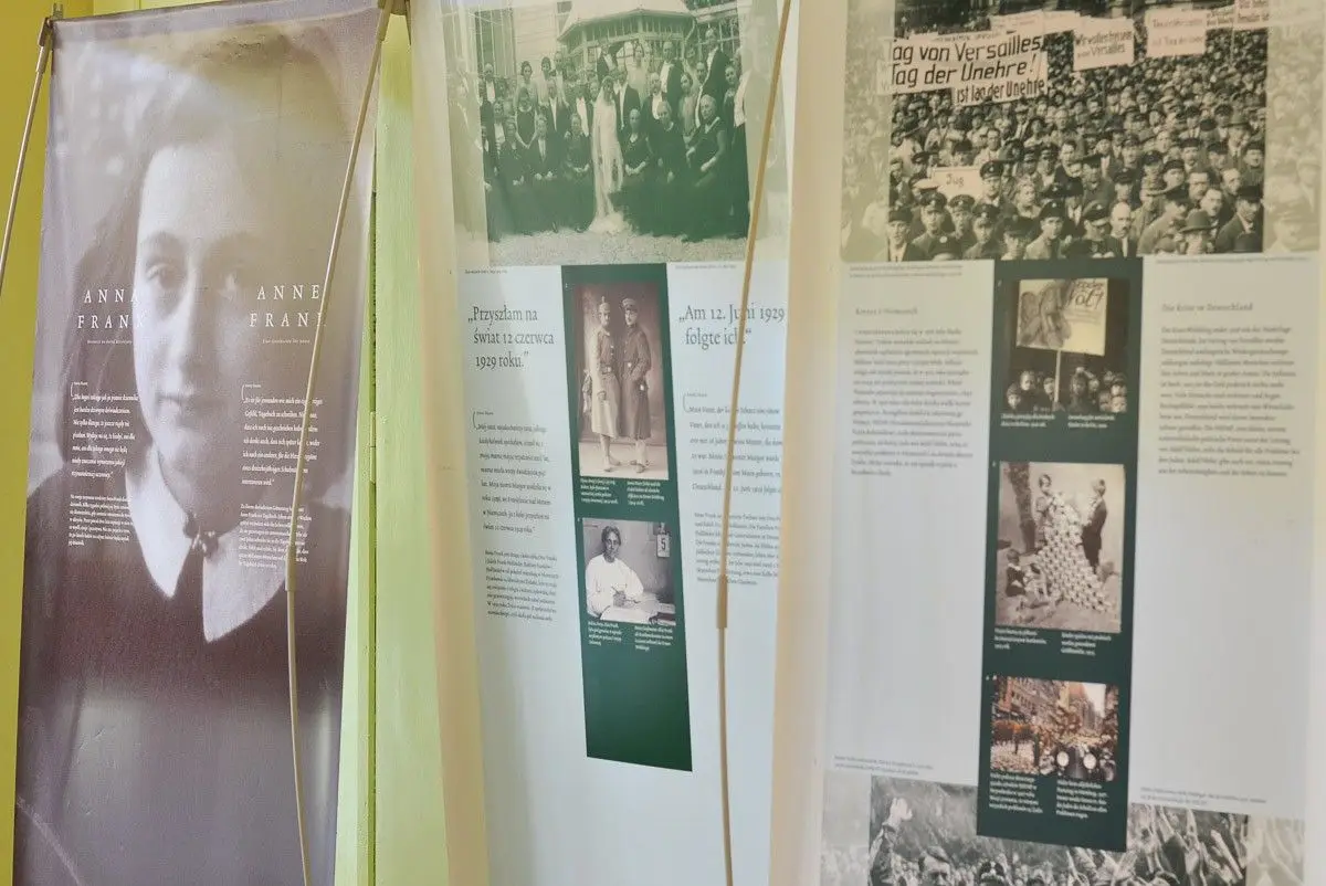 Niezwykła lekcja historii i tolerancji. Wystawa „Anne Frank House” w „dwójce”