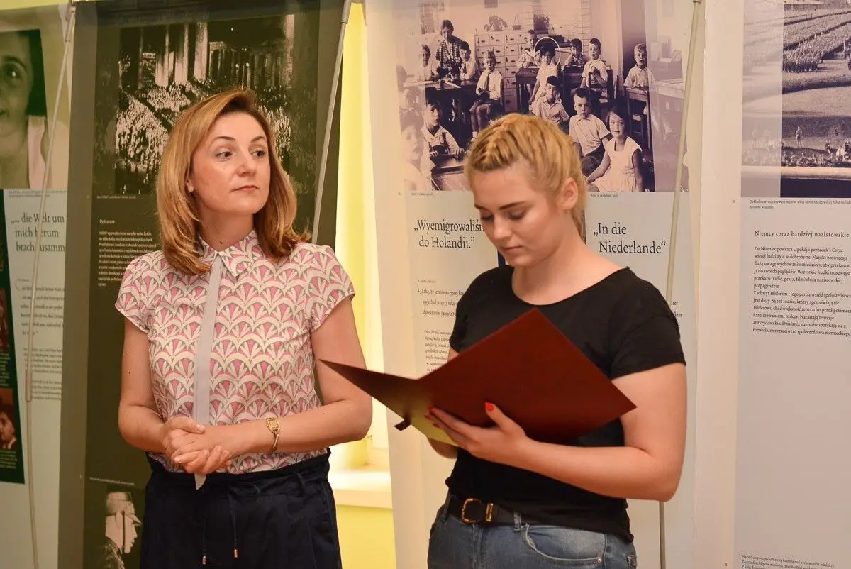 Niezwykła lekcja historii i tolerancji. Wystawa „Anne Frank House” w „dwójce”
