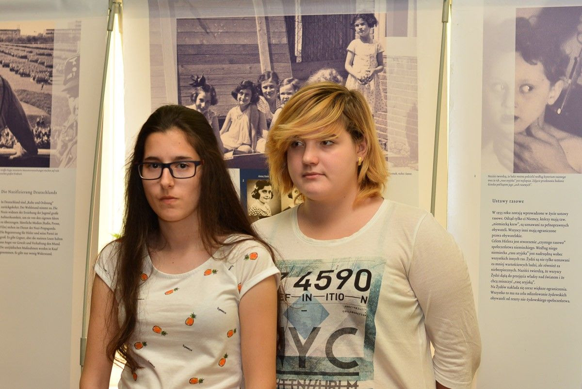 Niezwykła lekcja historii i tolerancji. Wystawa „Anne Frank House” w „dwójce”