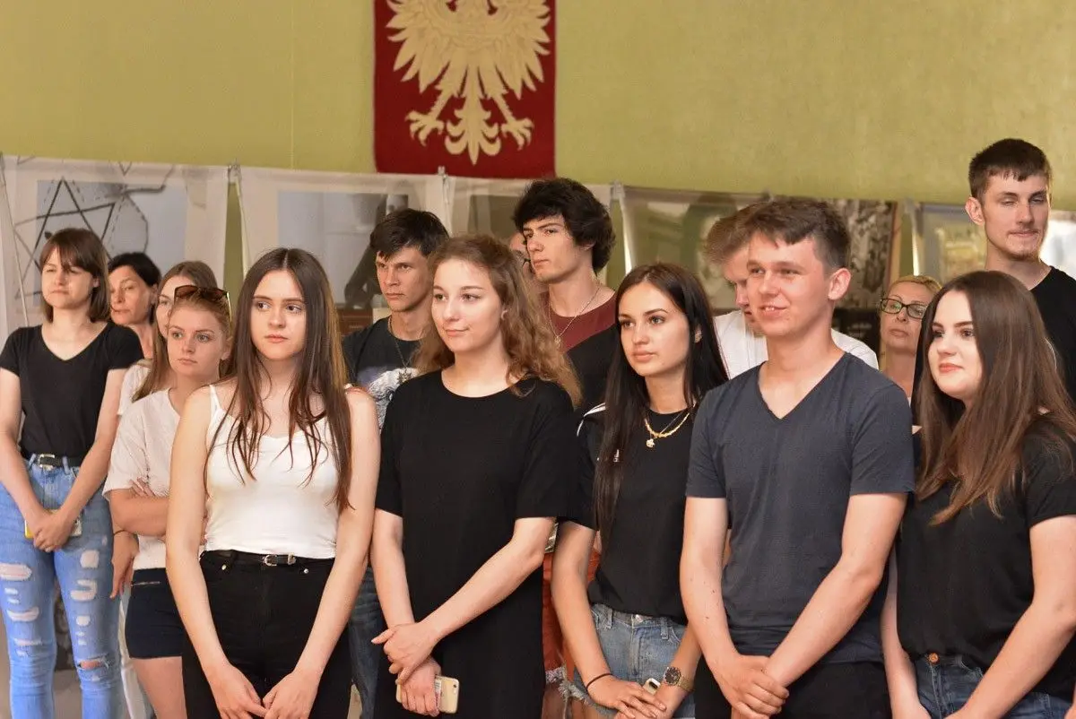 Незвичайний урок історії та толерантності. Виставка «Anne Frank House» у «двійці»