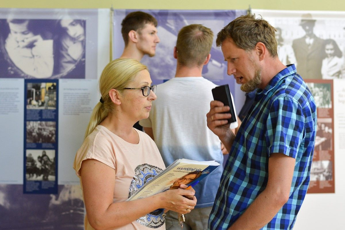 Niezwykła lekcja historii i tolerancji. Wystawa „Anne Frank House” w „dwójce”