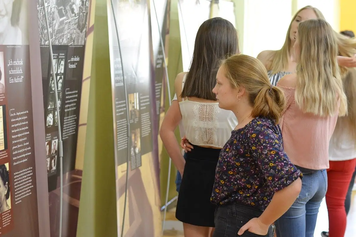 Niezwykła lekcja historii i tolerancji. Wystawa „Anne Frank House” w „dwójce”
