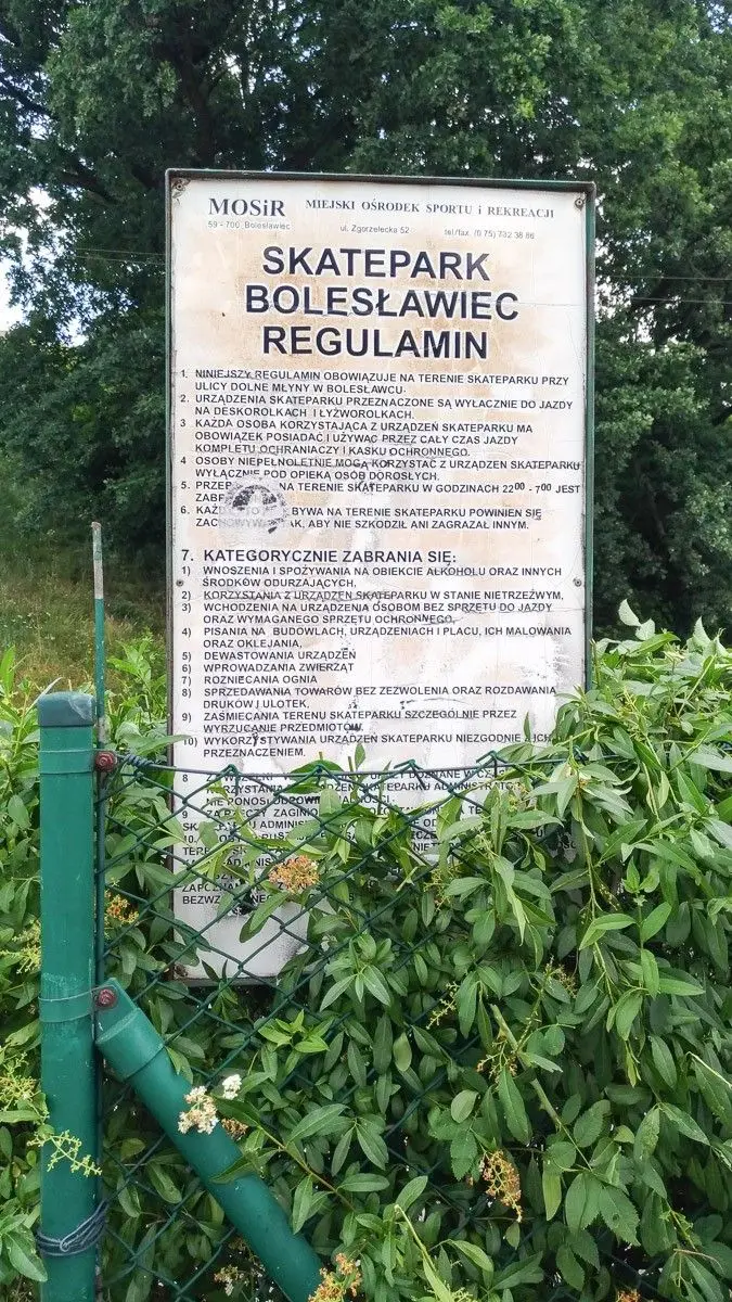 Szaleją bez kasków na skateparku. „To może skończyć się tragicznie”
