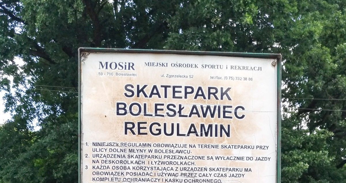 Szaleją bez kasków na skateparku. „To może skończyć się tragicznie”