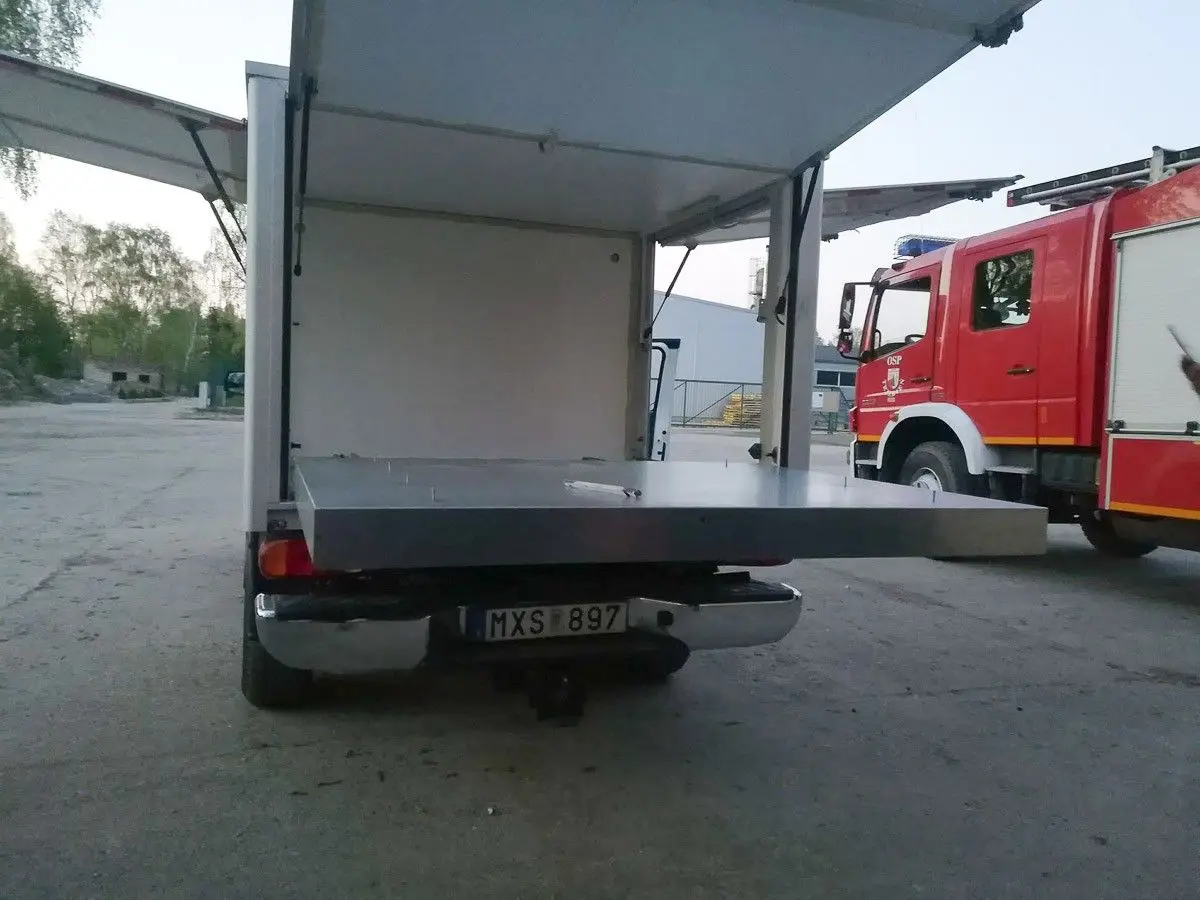 Strażacy z Trzebienia z nowym autem