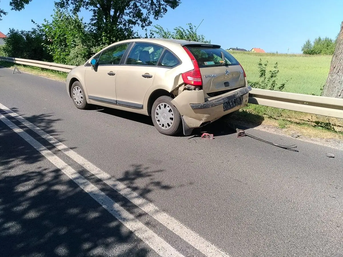Wypadek pod Bolesławcem. Jedna osoba ranna
