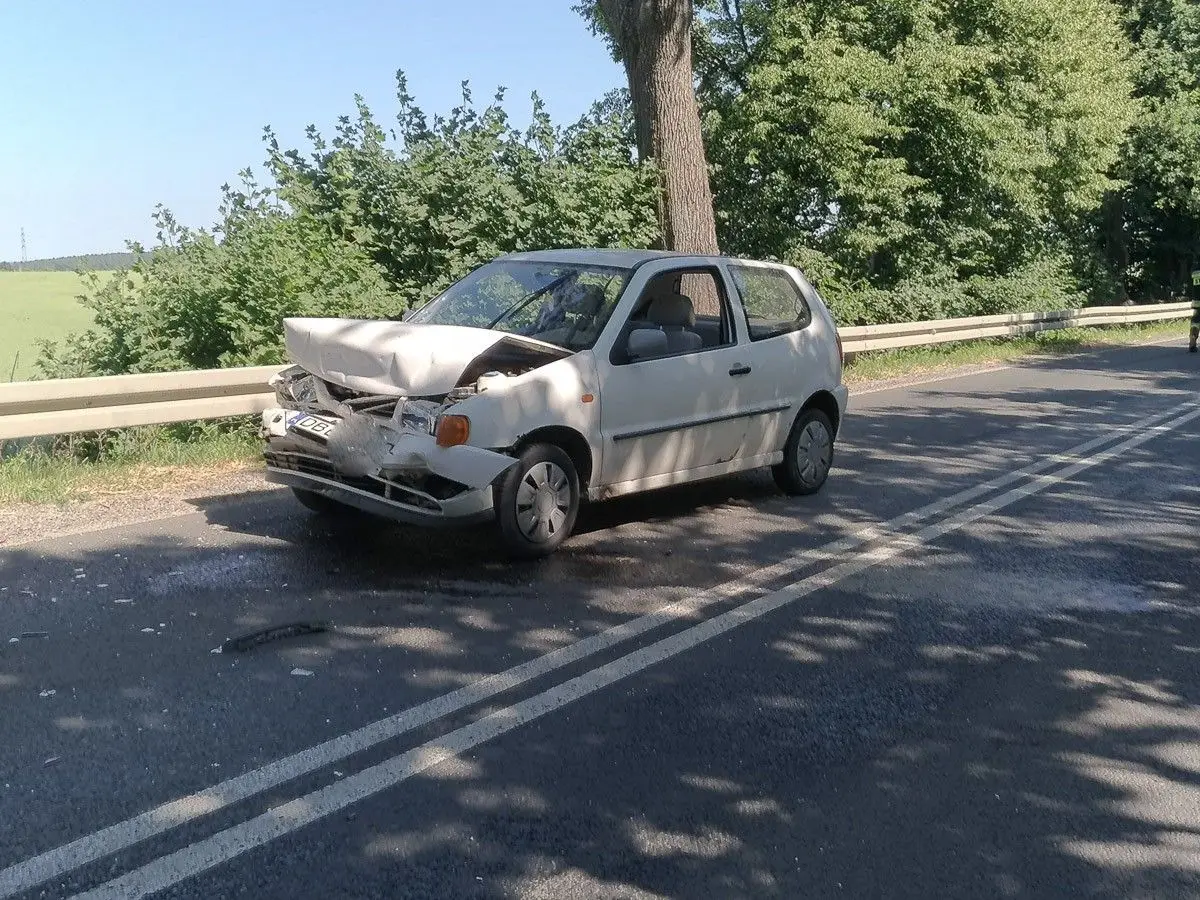 Wypadek pod Bolesławcem. Jedna osoba ranna