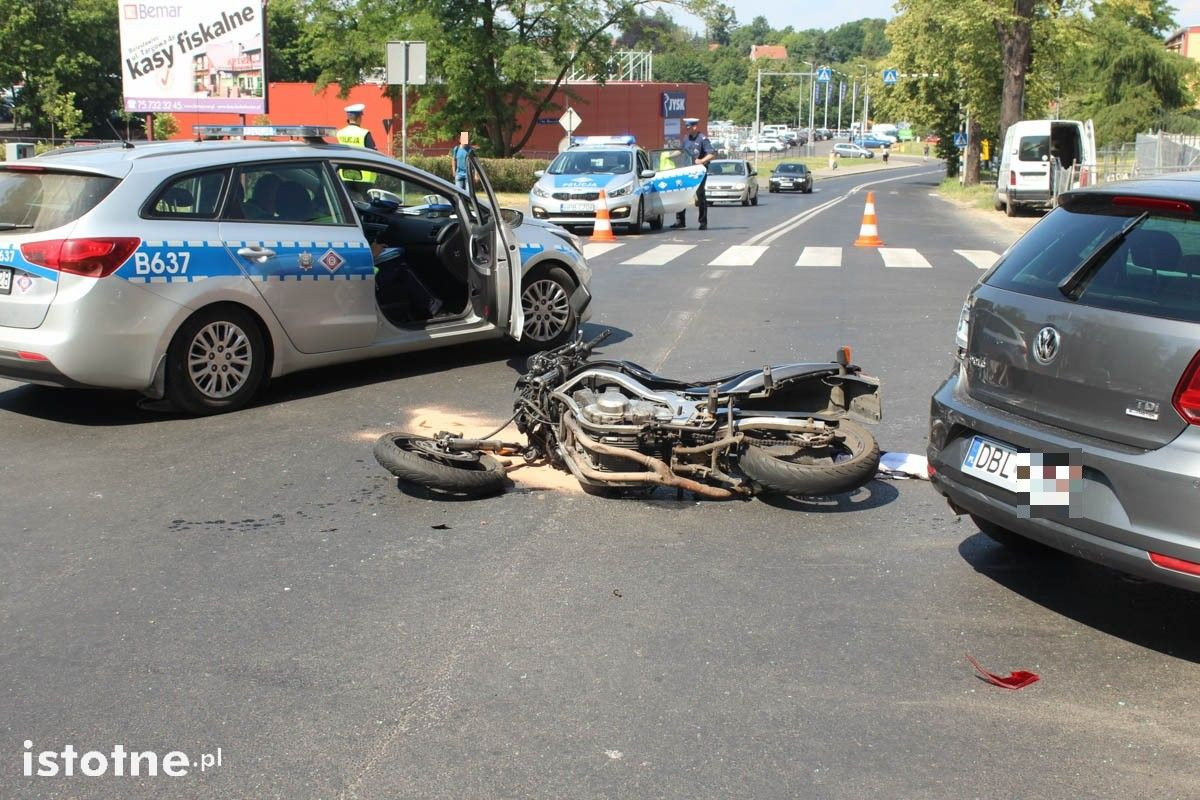 Zderzenie auta z motocyklem