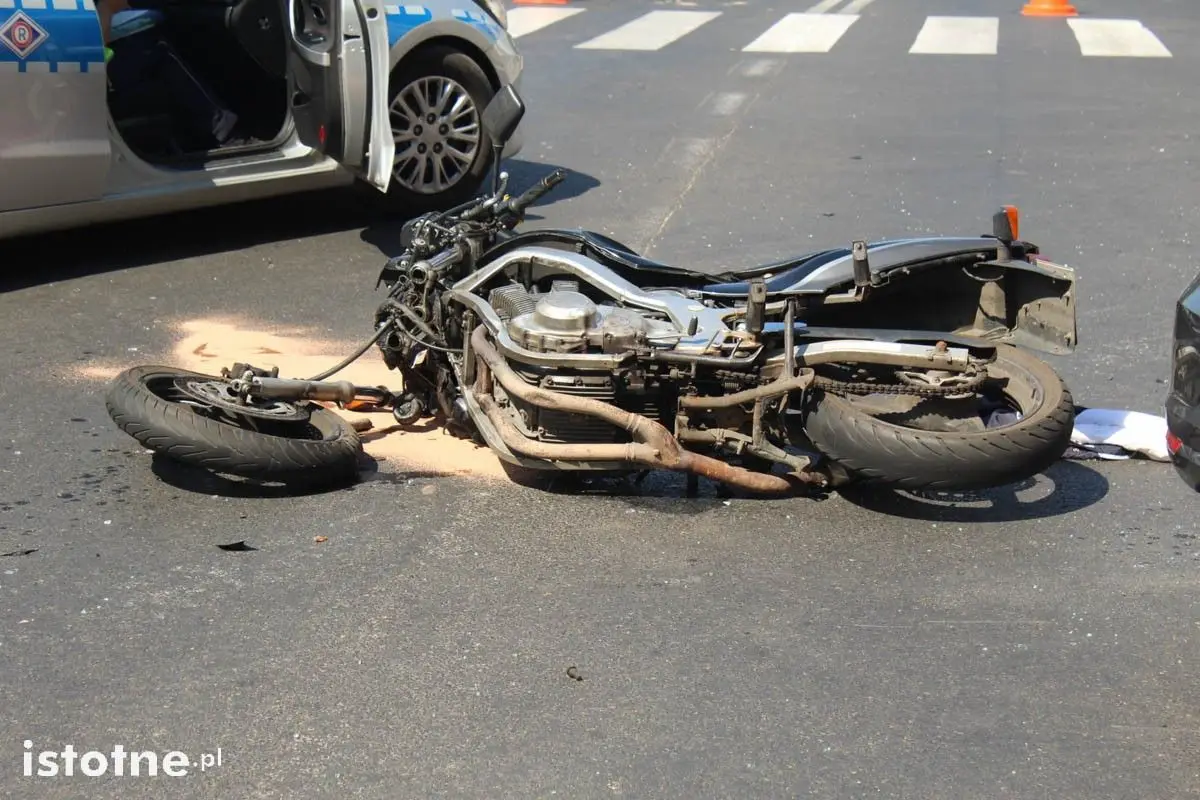 Zderzenie auta z motocyklem
