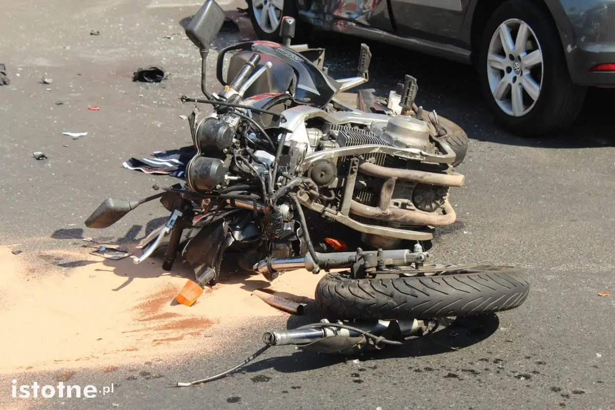 Zderzenie auta z motocyklem