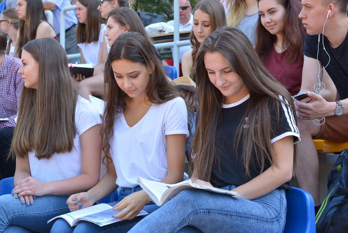 Jak młodzież nie czyta, jak czyta! Świetna akcja ponownie w ZSOiZ!