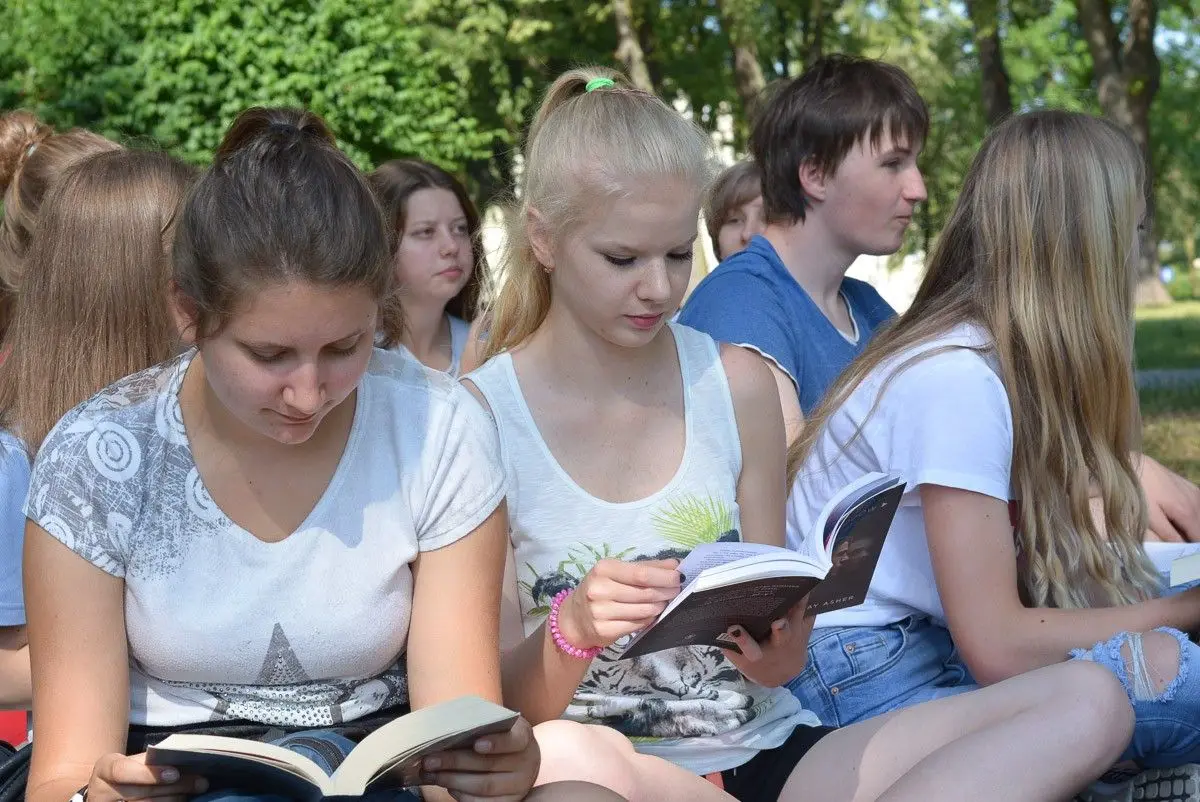 Jak młodzież nie czyta, jak czyta! Świetna akcja ponownie w ZSOiZ!