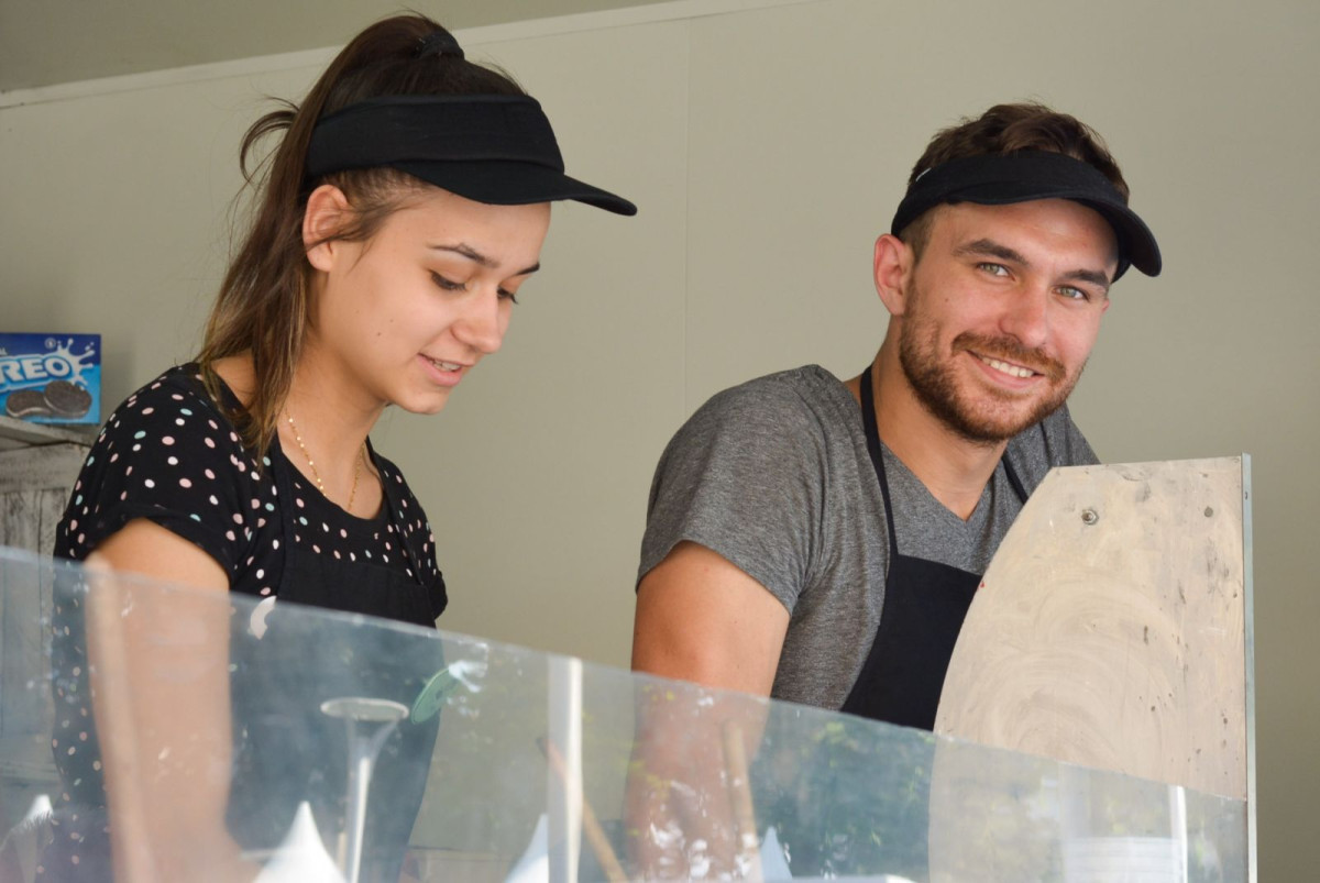 Palce lizać! Ruszył weekend z food truckami. Warto się wybrać!