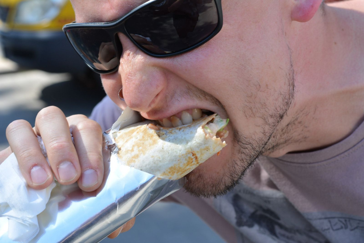 Palce lizać! Ruszył weekend z food truckami. Warto się wybrać!