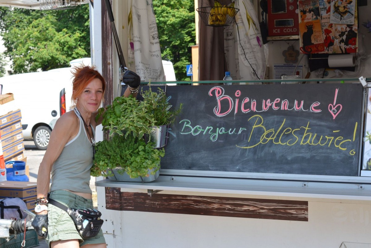 Palce lizać! Ruszył weekend z food truckami. Warto się wybrać!