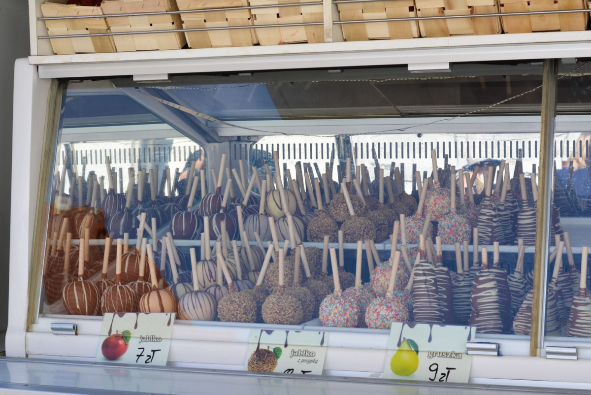 Palce lizać! Ruszył weekend z food truckami. Warto się wybrać!