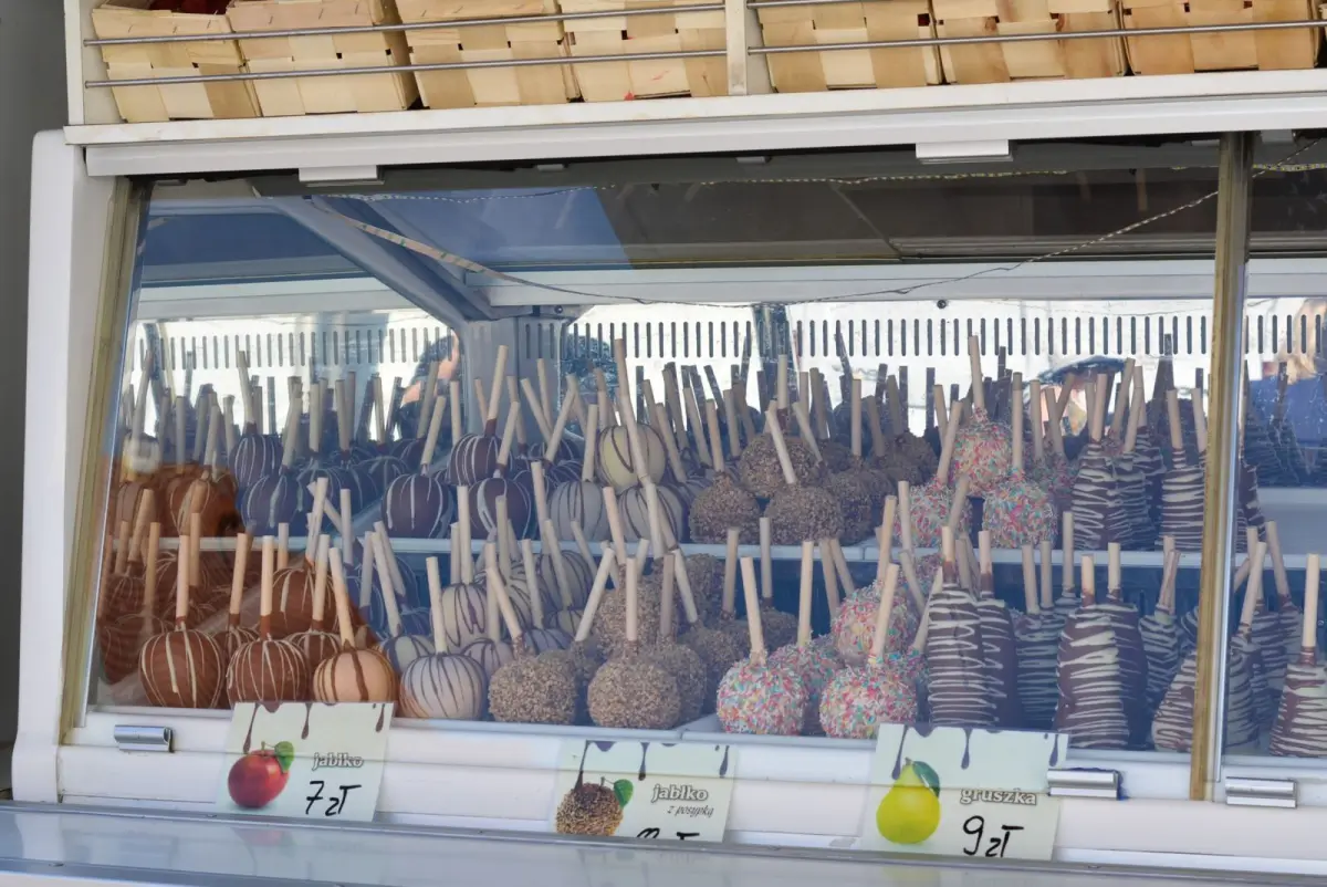 Palce lizać! Ruszył weekend z food truckami. Warto się wybrać!