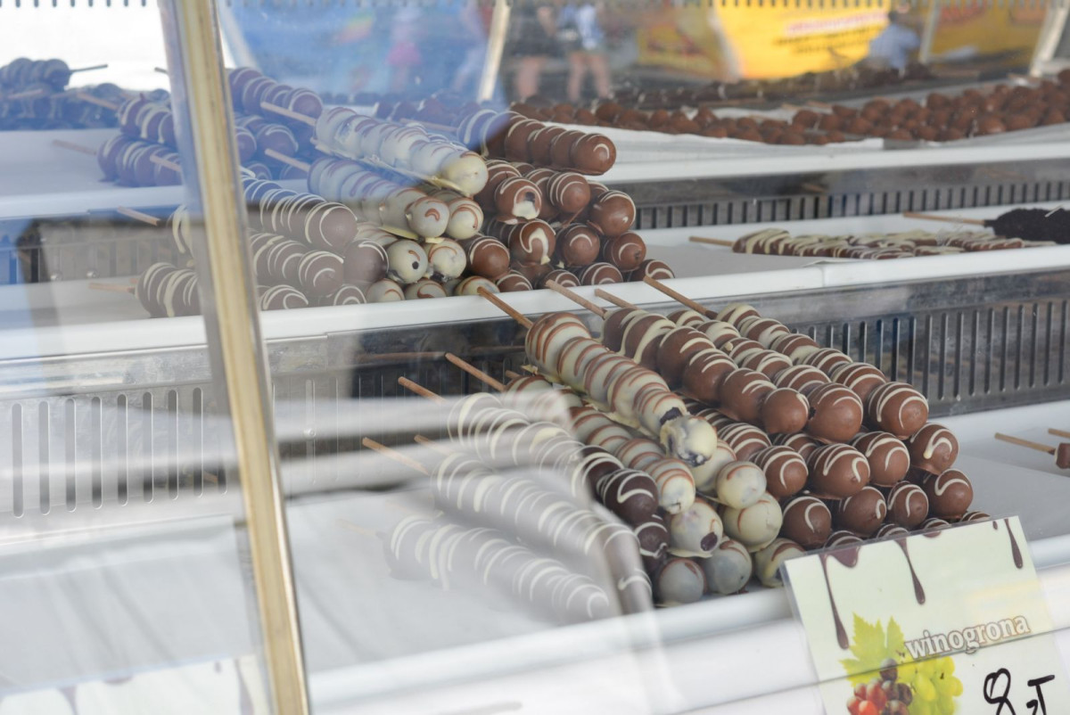 Palce lizać! Ruszył weekend z food truckami. Warto się wybrać!