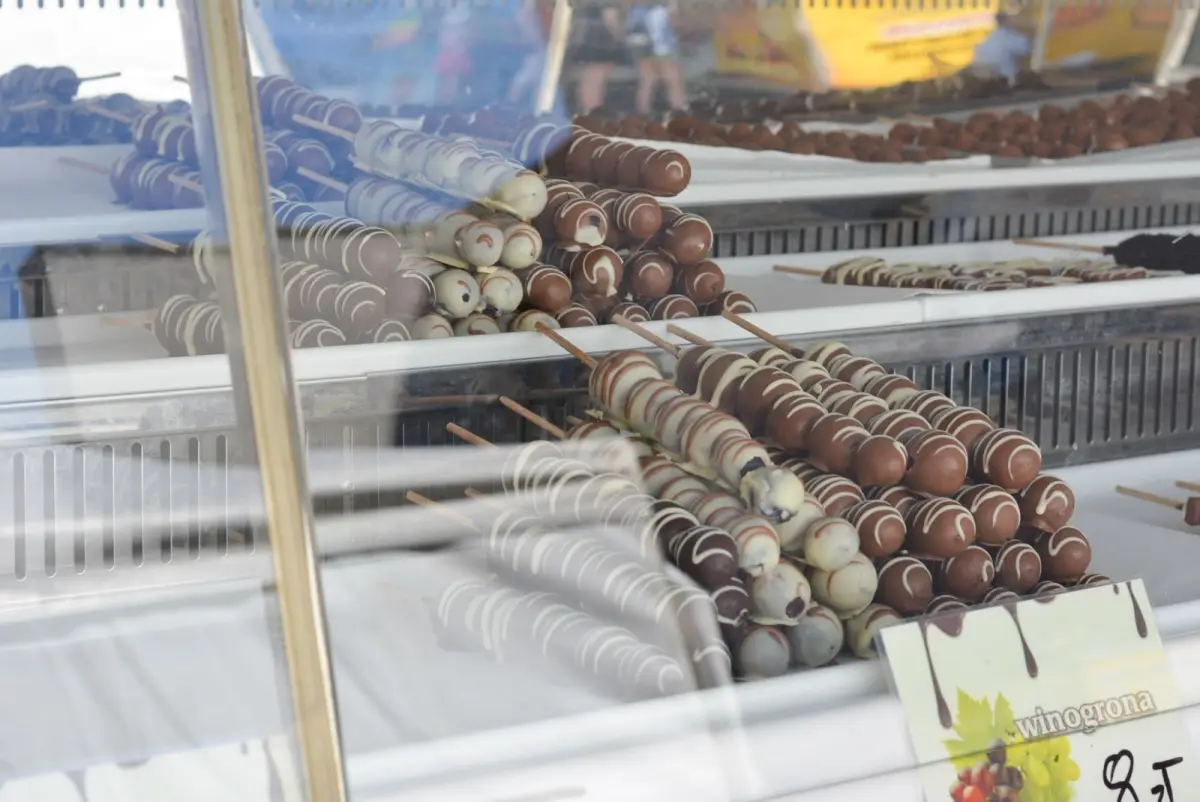 Palce lizać! Ruszył weekend z food truckami. Warto się wybrać!