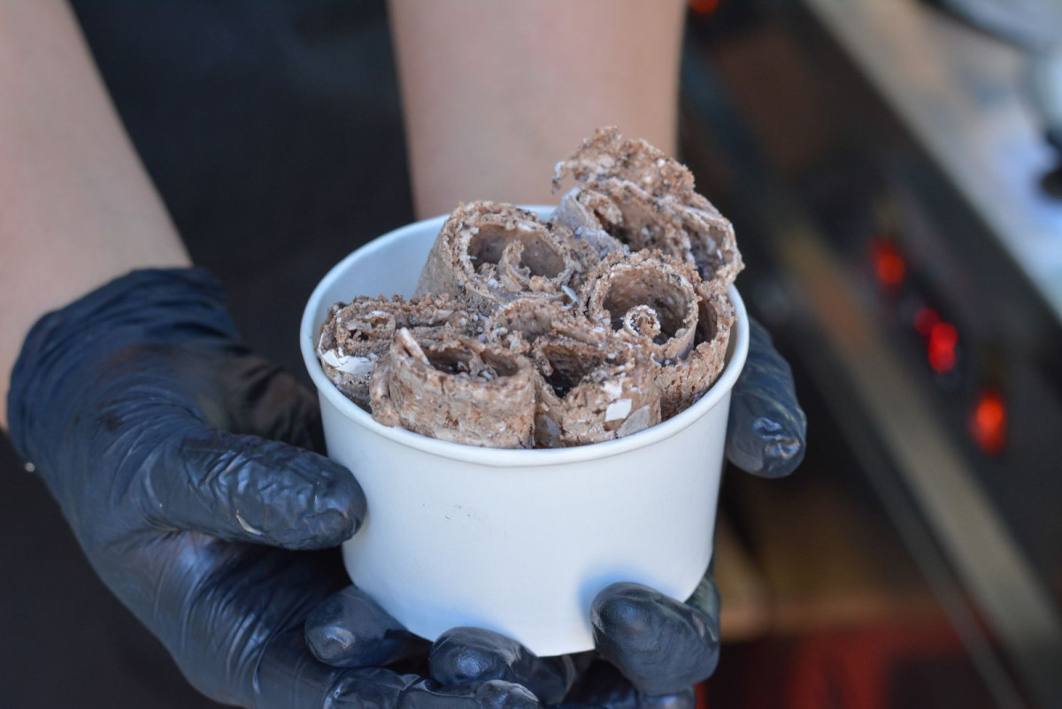 Palce lizać! Ruszył weekend z food truckami. Warto się wybrać!