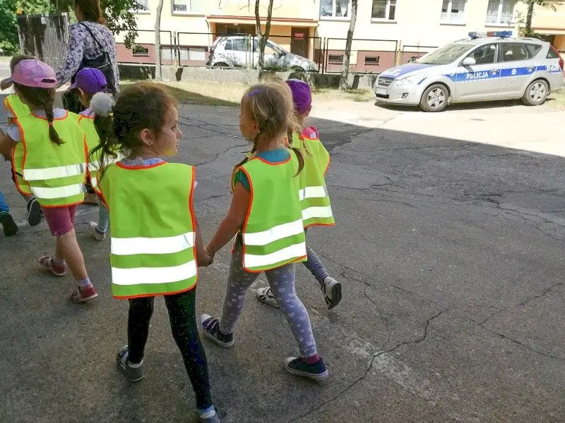 Przedszkolaki z Brzeźnika odwiedziły bolesławieckich policjantów