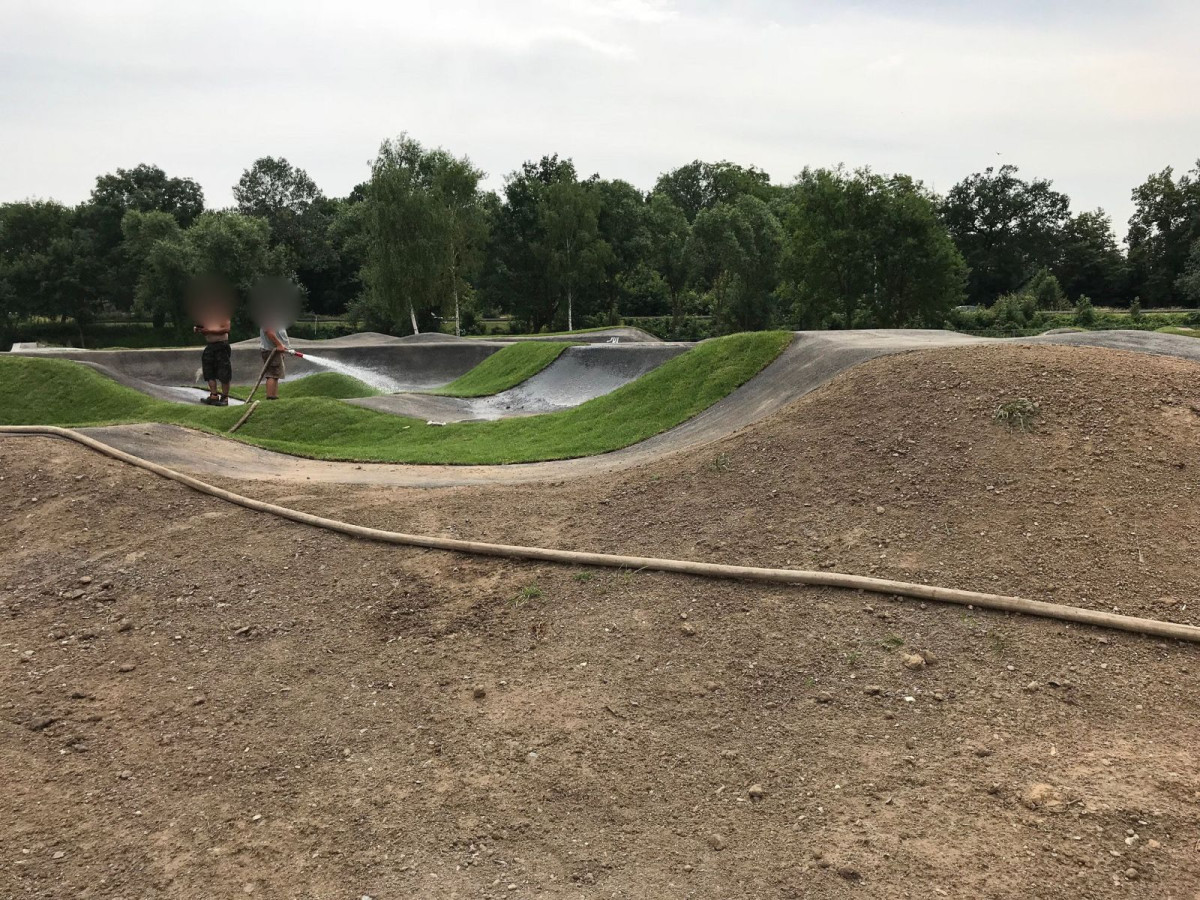 Polak potrafi, czyli woda… za darmoszkę