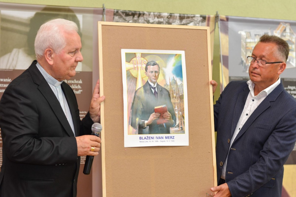 Biskup Franjo Komarica z Banja Luki w II Liceum Ogólnokształcącym w Bolesławcu