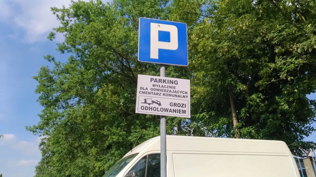 Parking przy cmentarzu jednak tylko dla odwiedzających nekropolię