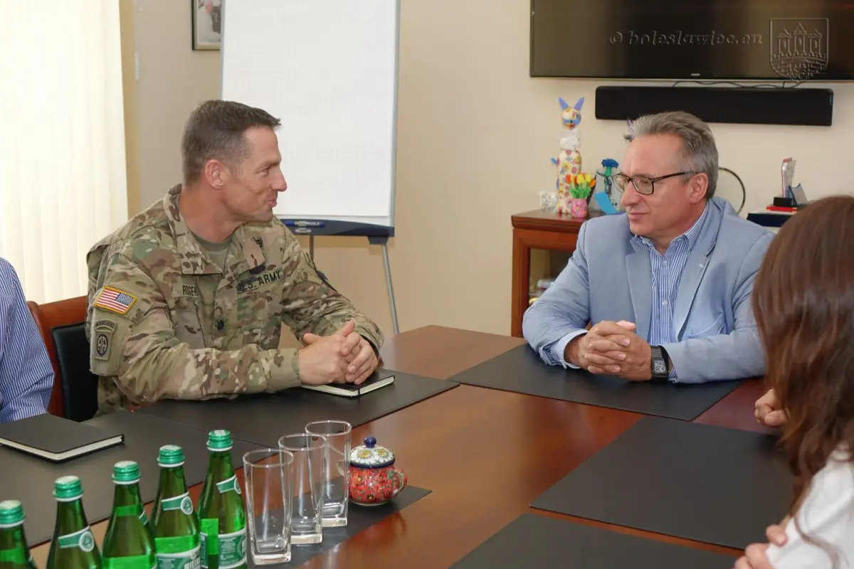 Nowy szef żołnierzy US Army z wizytą w bolesławieckim ratuszu