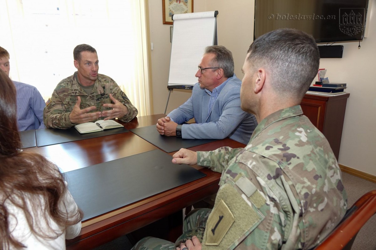 Nowy szef żołnierzy US Army z wizytą w bolesławieckim ratuszu