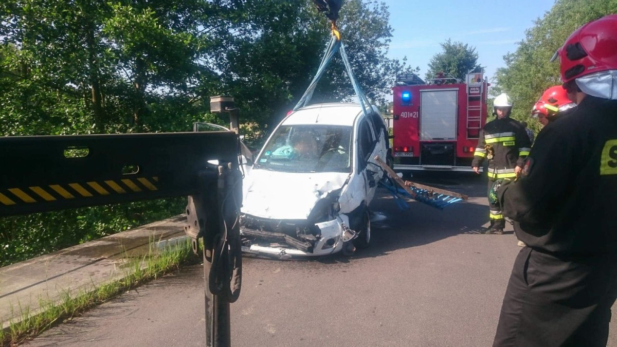 Samochód wpadł do rzeki