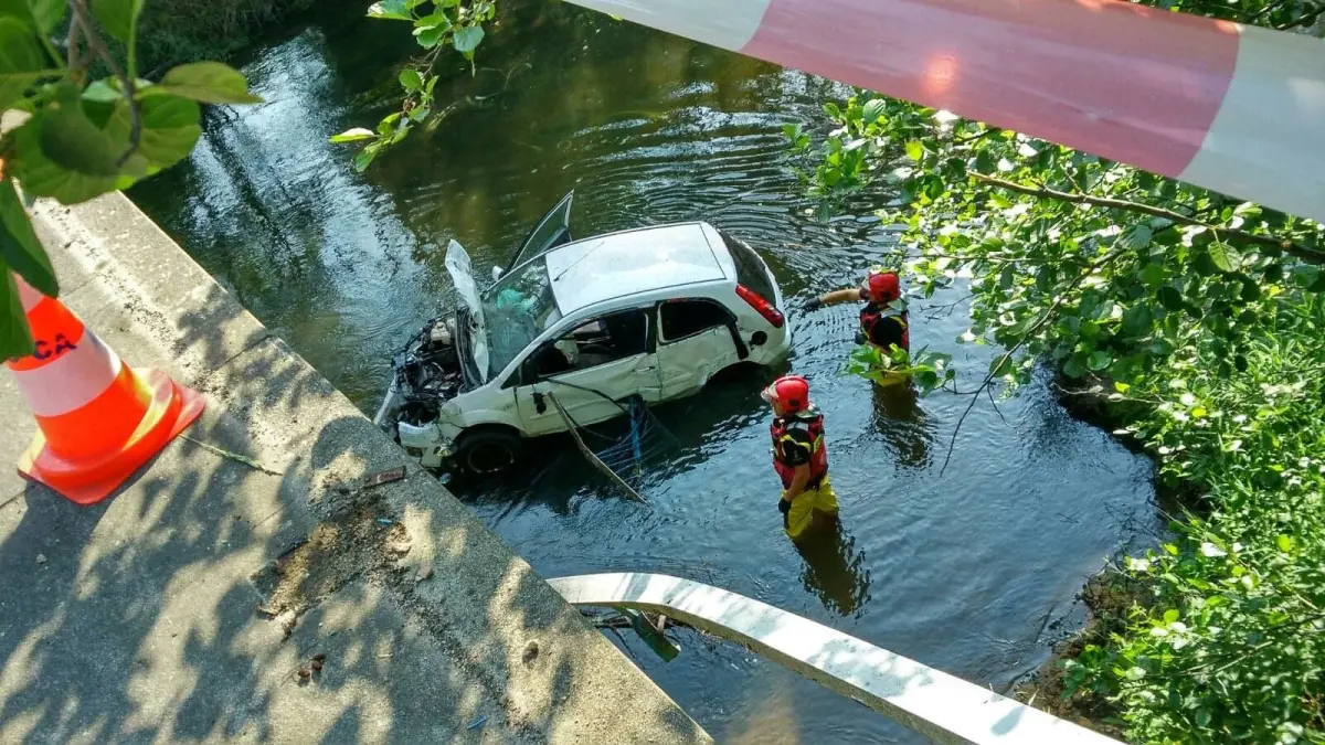 Samochód wpadł do rzeki