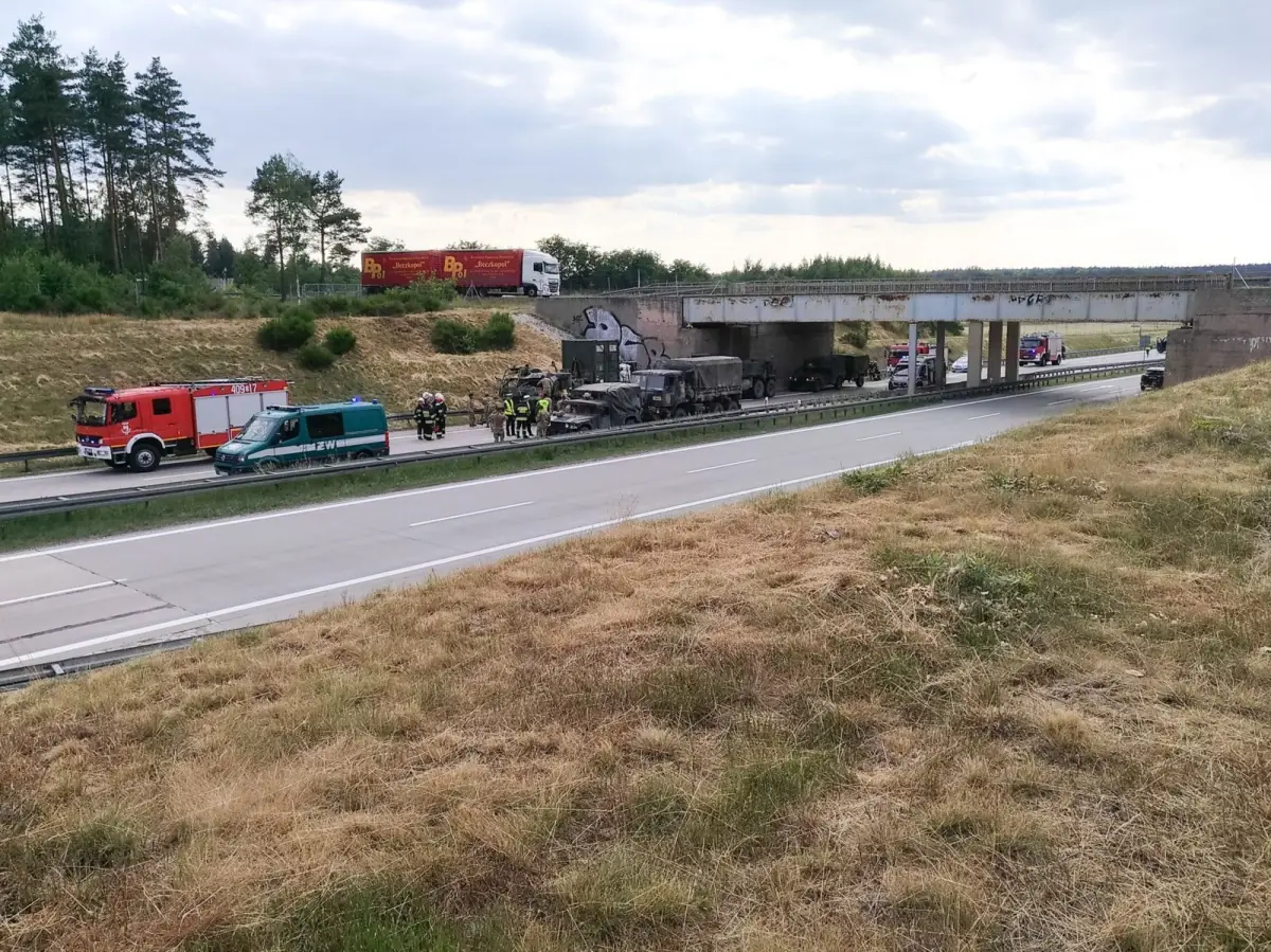 Wypadek z udziałem żołnierzy US Army na A18. Kilka osób rannych