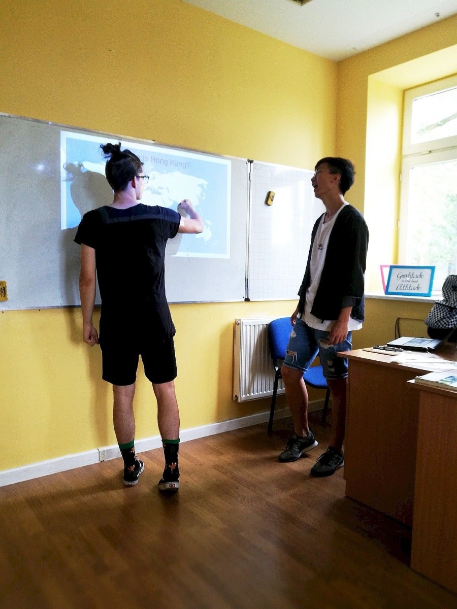 Wolontariusze z Chin, Indii i Bułgarii w Oxpressie