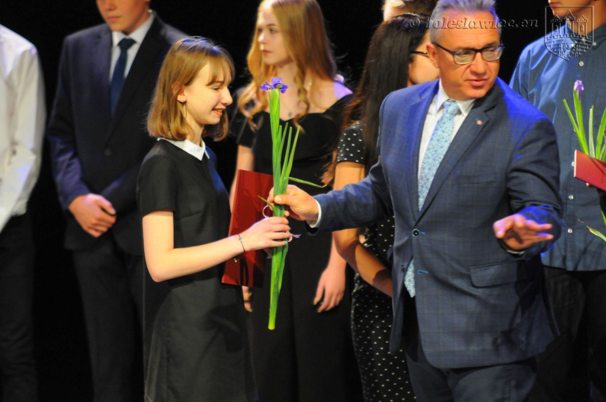Łączą pracę z talentem. Najlepsi uczniowie nagrodzeni