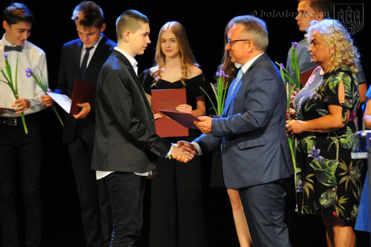 Łączą pracę z talentem. Najlepsi uczniowie nagrodzeni