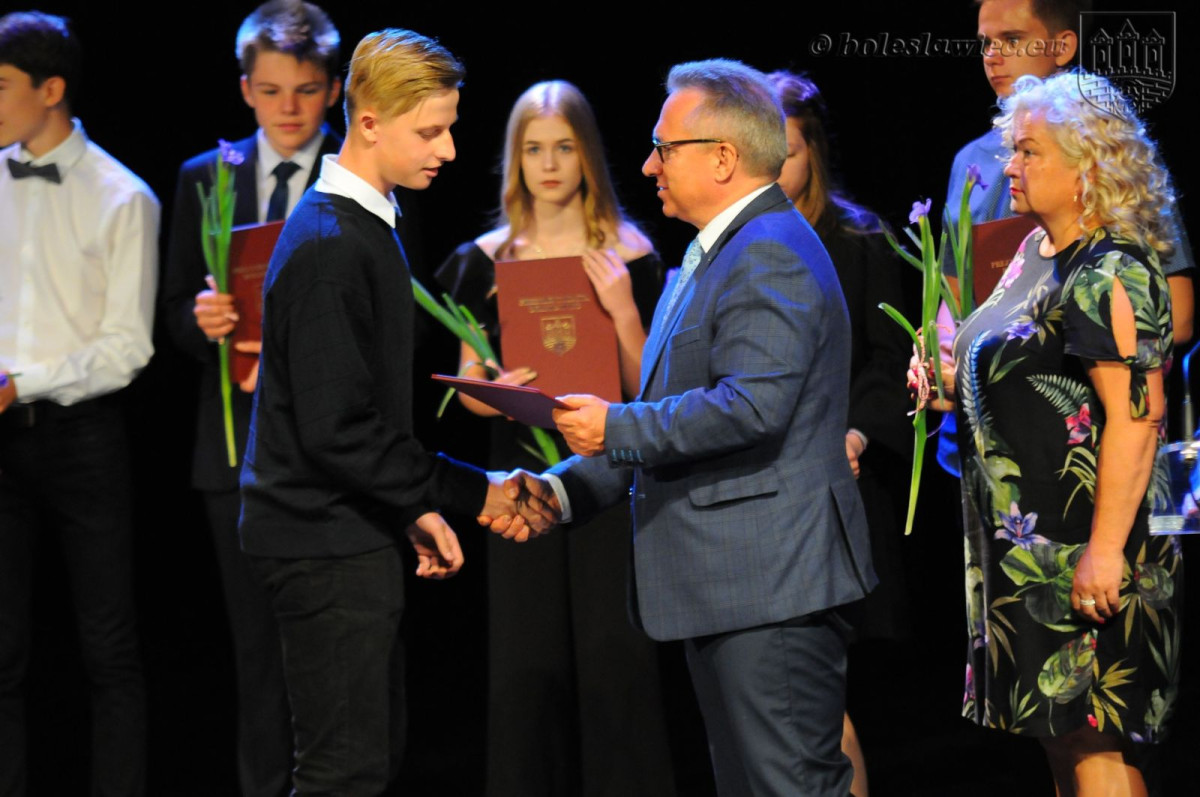 Łączą pracę z talentem. Najlepsi uczniowie nagrodzeni