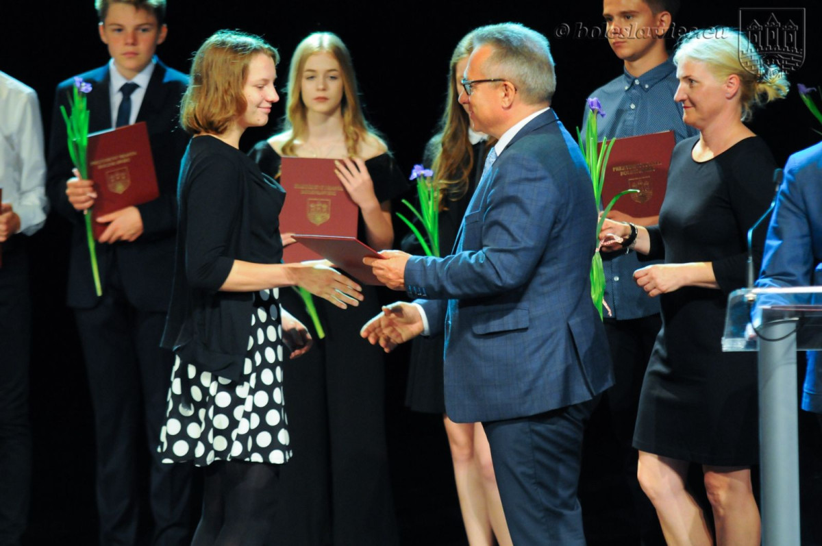 Łączą pracę z talentem. Najlepsi uczniowie nagrodzeni