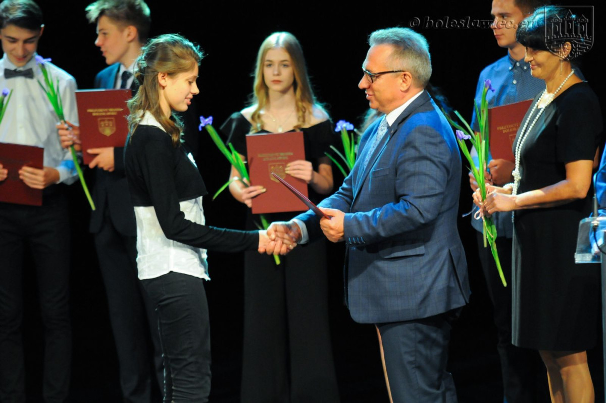 Łączą pracę z talentem. Najlepsi uczniowie nagrodzeni