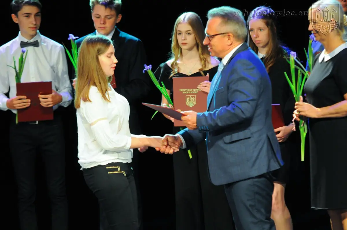 Łączą pracę z talentem. Najlepsi uczniowie nagrodzeni