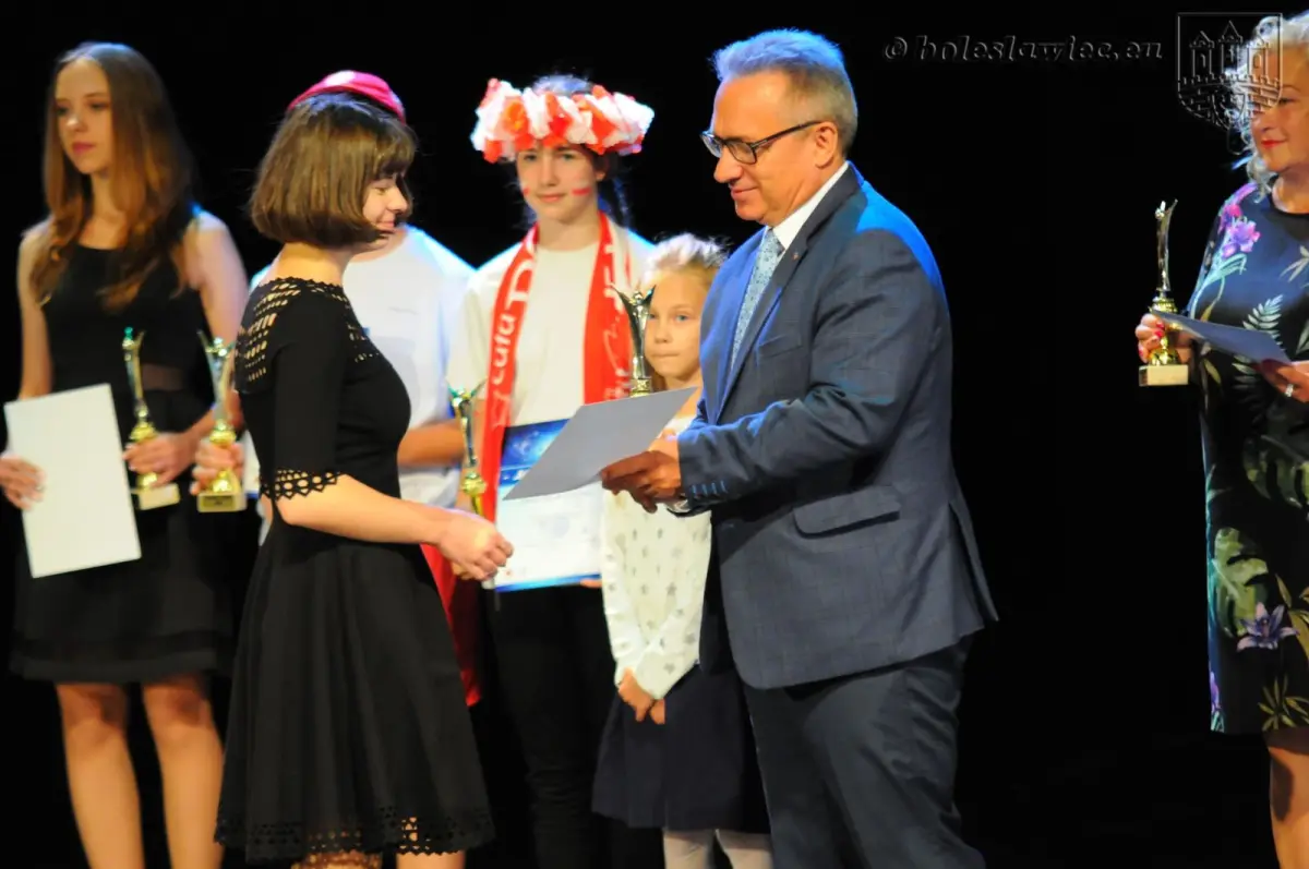 Łączą pracę z talentem. Najlepsi uczniowie nagrodzeni
