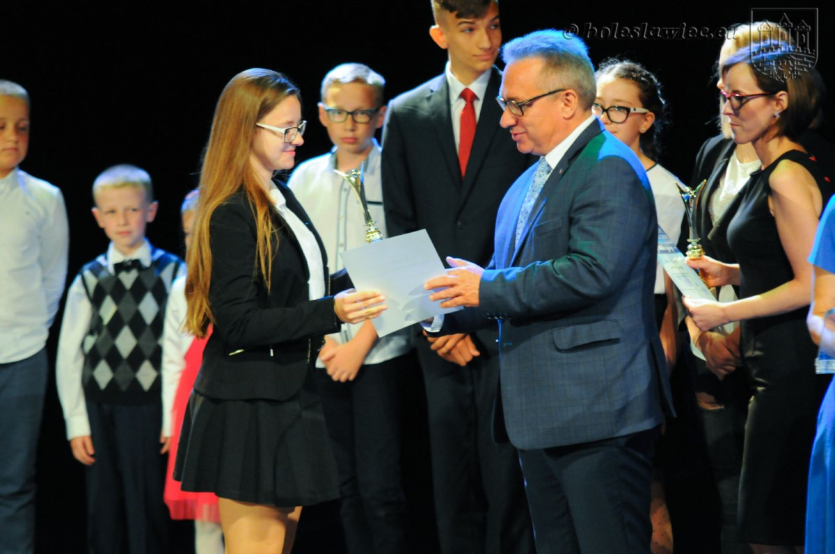 Łączą pracę z talentem. Najlepsi uczniowie nagrodzeni
